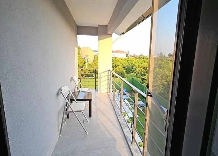 Royal Garden فيلة *