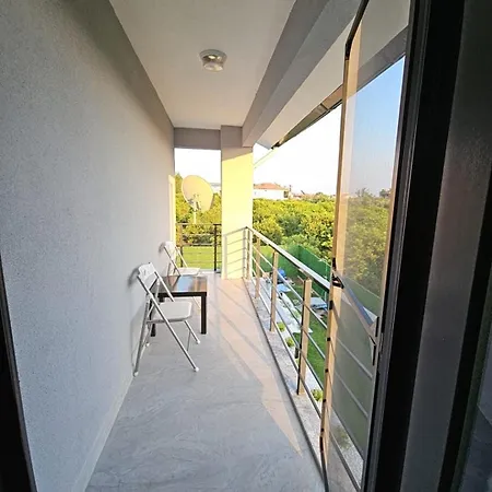 Royal Garden Villa *